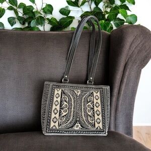 Selalu Handmade Handbag Vegan Embroidered